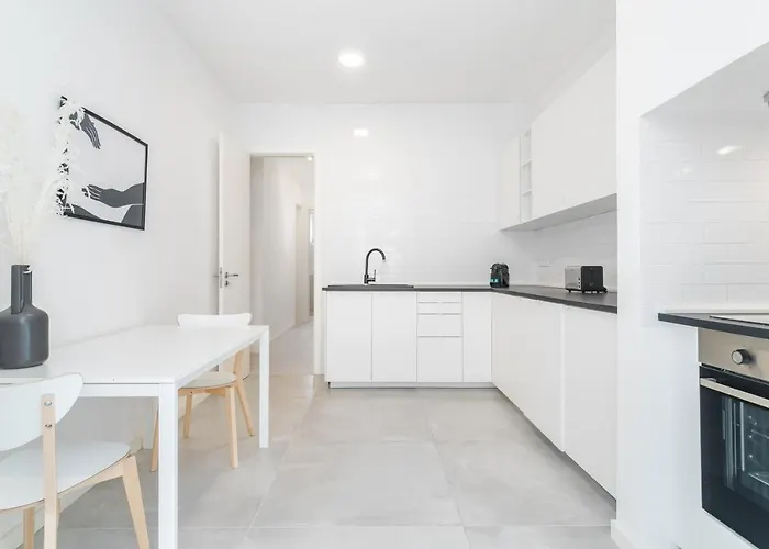 Casa Boma - Modern And Stylish With Private Terrace - Lapa Iv *